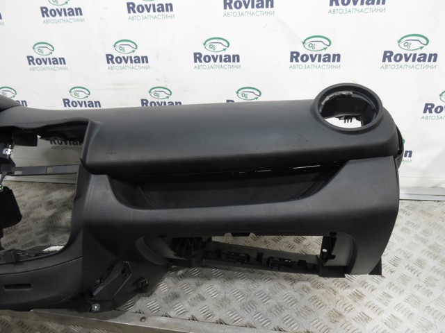 RENAULT 682000184R Торпедо в наличии Запорожье