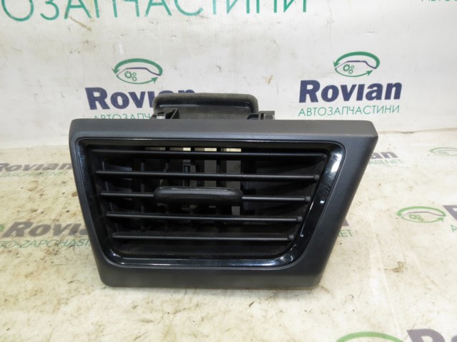 Решетка воздуховода правая 687605SA0B NISSAN