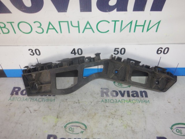 Крепление бамера правое 6R6807394A VAG