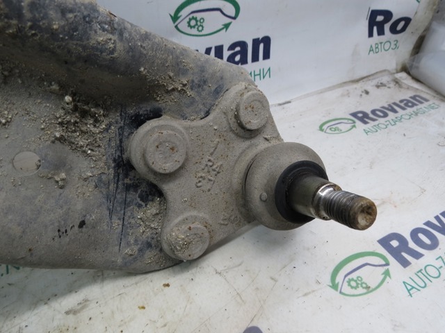 Правый рычаг передней нижней подвески 6RF407152B VAG