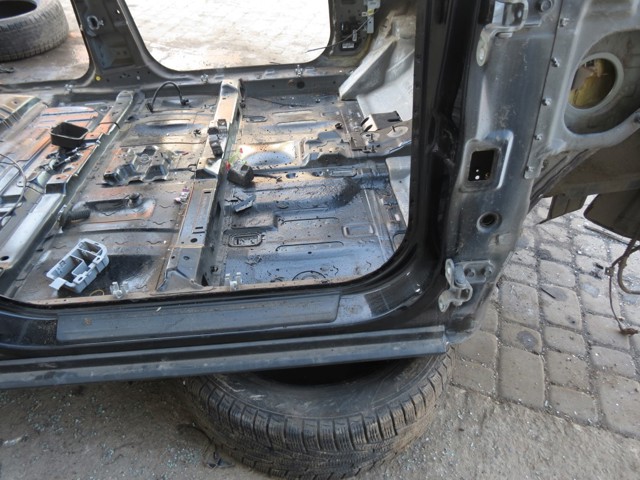 HYUNDAI 713222EB11 Порог внешний правый в наличии Кривой Рог