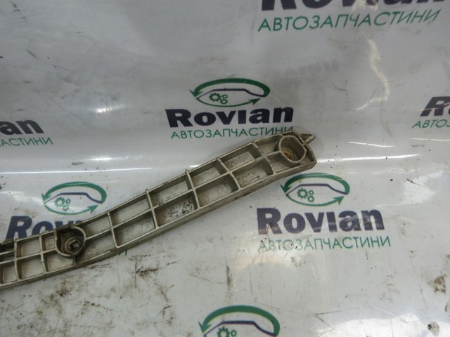 SUZUKI 7183065J00 Кронштейн бампера заднего правый в наличии Киев