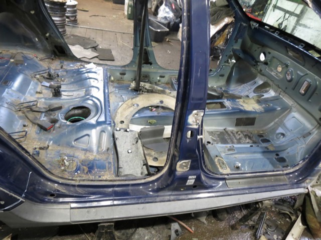 RENAULT 760205059R Проем передней правой двери в наличии Украина