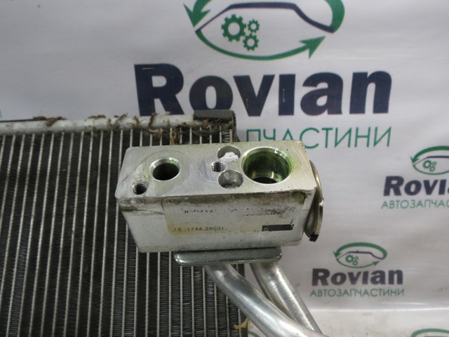 RENAULT 7701209875 Клапан TRV кондиционера в наличии Винница