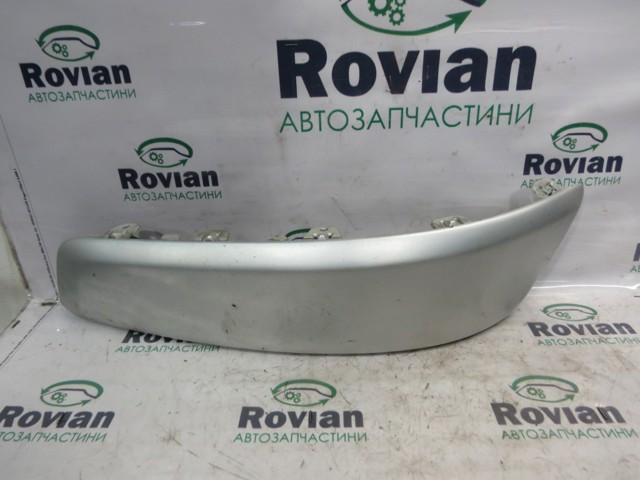 Передний клык бампера 7701477304 RENAULT