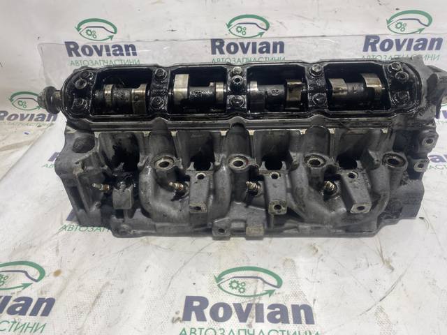 Головка двигателя 7701478571 RENAULT