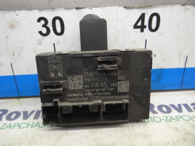 Блок комфорта задней двери 7N0959795E VAG