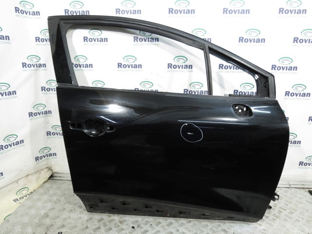 Пассажирская передняя дверь 801008302R RENAULT