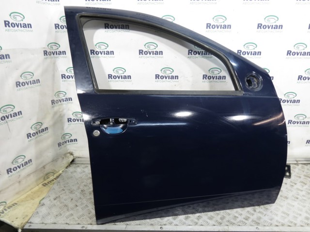 Пассажирская передняя дверь 801009502R RENAULT