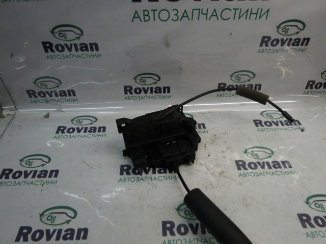 Дверной замок передний правый 805020006R RENAULT