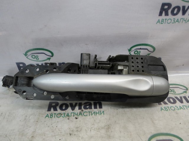RENAULT 806060042R Держатель наружной ручки двери передней правой в наличии Кривой Рог