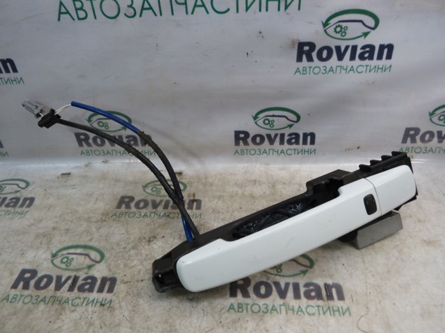 Держатель наружной ручки двери, передней правой 80610EB30B NISSAN