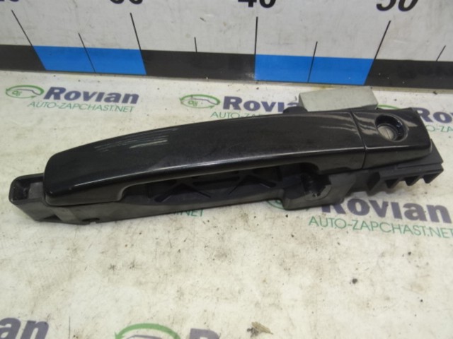Держатель наружной ручки двери, передней левой 80611EB30B NISSAN