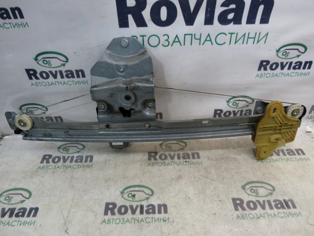 Стеклоподъемник передней правой двери 807205569R RENAULT