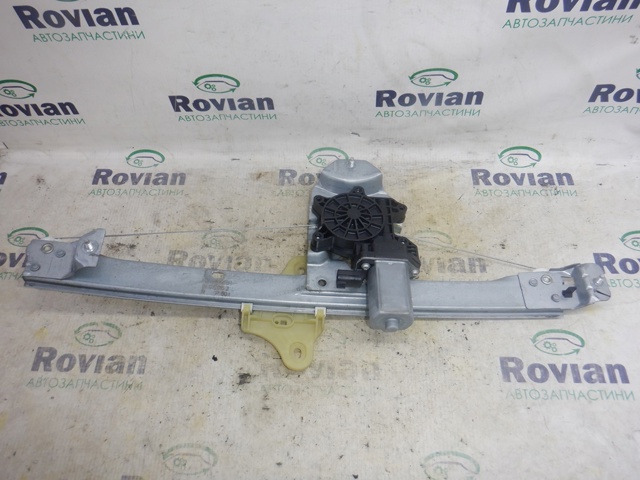 Стеклоподъемник передней правой двери 807205569R RENAULT