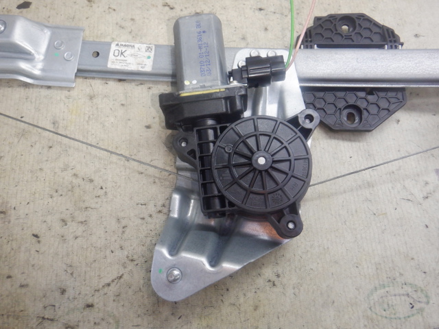 807209299R RENAULT Стеклоподъемник передней правой двери купить в Ужгород