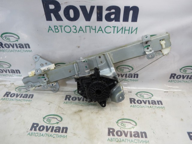 Мотор стеклоподъемника двери передней, правой 807306RR0A NISSAN