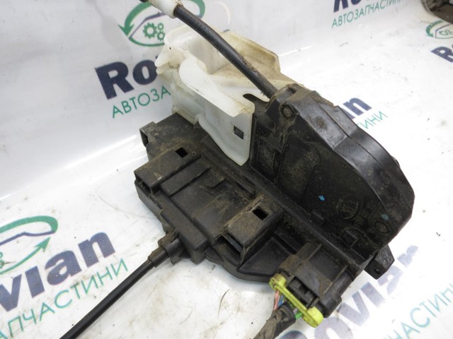 813101H000 HYUNDAI Замок водительской двери купить в Николаев
