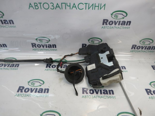 814102P000 HYUNDAI Замок двери задней левой купить в Львов