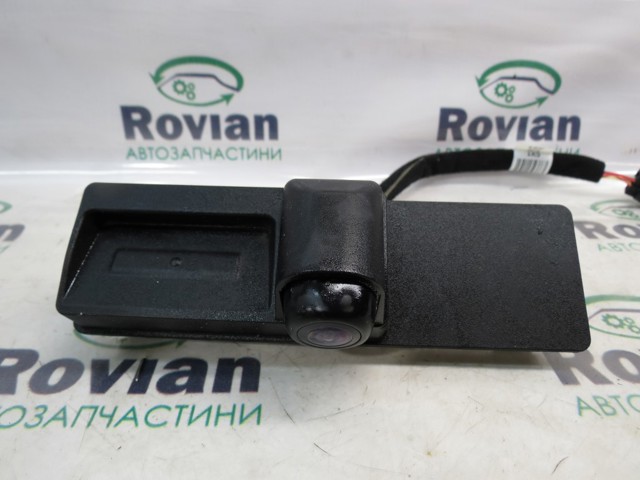 81820CV010 Кнопка привода замка багажника купить Запорожье