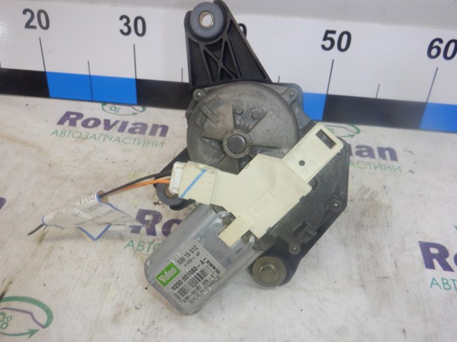Мотор стеклоочистителя заднего стекла 8200031083 RENAULT