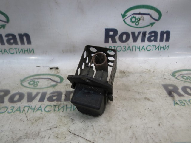 Регулятор оборотов вентилятора охлаждения (блок управления) 8200045082 RENAULT