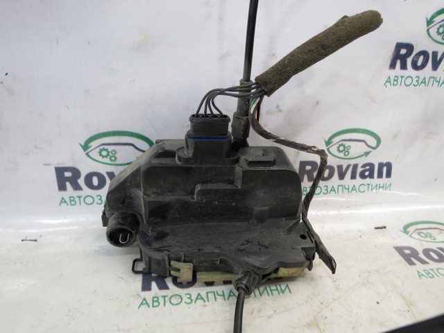 RENAULT 8200119121 Замок передней правой двери в наличии Житомир