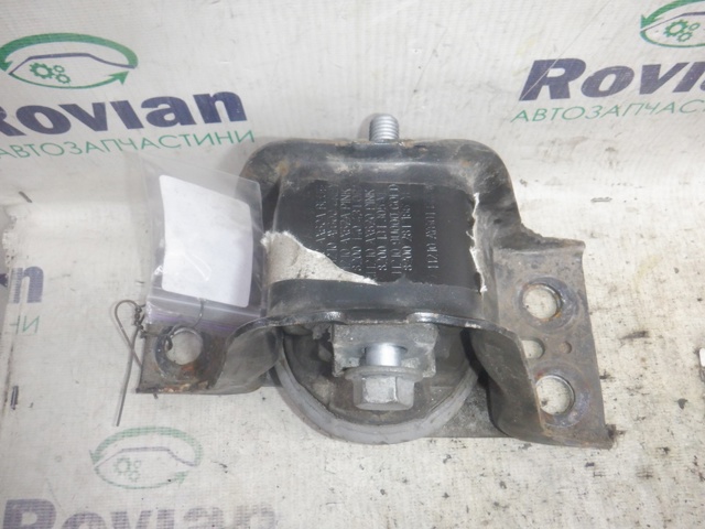 Правая подушка двигателя 8200140431 RENAULT