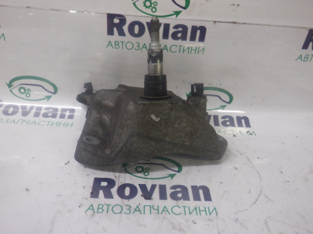 Кронштейн подушки (опоры) двигателя, левой 8200277203 Renault (RVI)