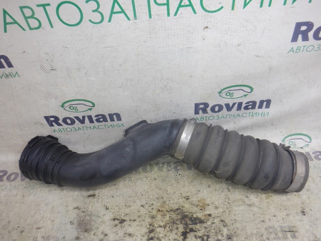 Патрубок интеркуллера 8200296596 RENAULT