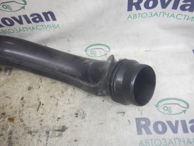 Патрубок интеркуллера 8200296982 RENAULT