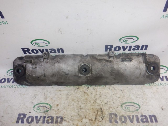 Крышка клапанная 8200303546 RENAULT