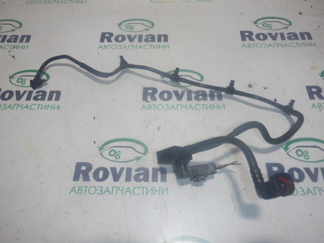 Трубка топливная, обратная от форсунок 8200445286 RENAULT