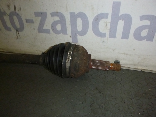 Вал приводной правый 8200452273 RENAULT