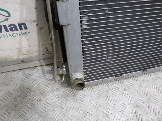 Радиатор охлаждения 8200468913 RENAULT