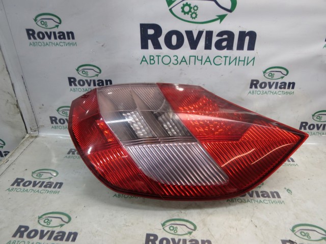 Задний правый стоп 8200493375 RENAULT