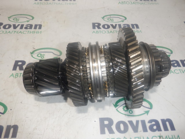 Вал коробки передач первичный 8200493527 RENAULT