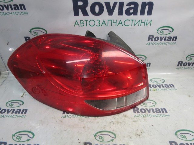 Фонарь задний левый 8200586843 RENAULT