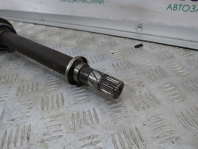 Привод правый 8200598563 RENAULT