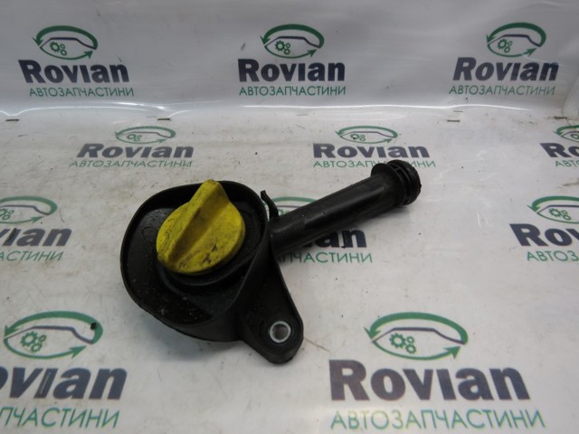 Горловина маслозаливная 8200639421 RENAULT