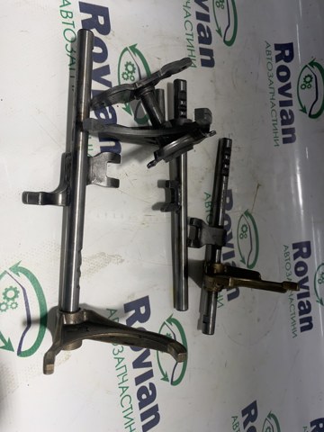 RENAULT 8200681063 Вилка включения 5-й передачи в наличии Кривой Рог
