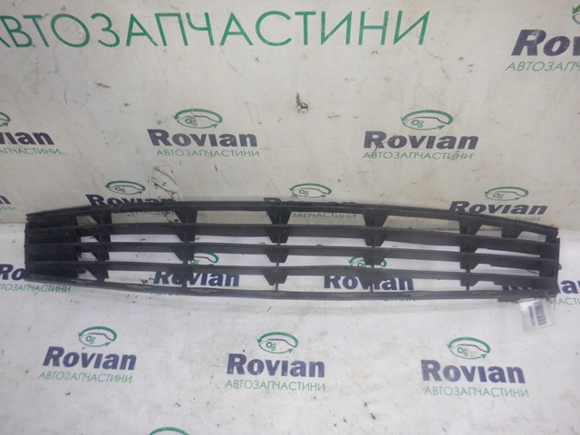 Решетка бампера переднего 8200682294 RENAULT