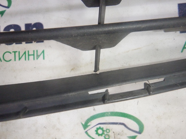 RENAULT 8200682294 Решетка бампера переднего в наличии Чернигов