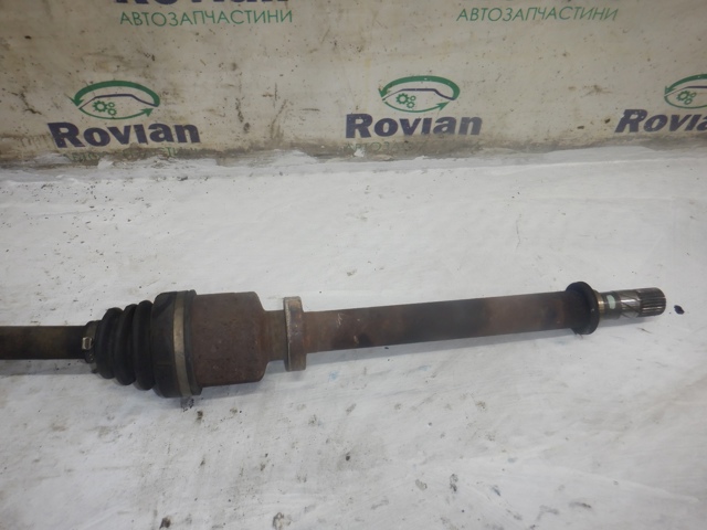 Привод правый 8200725504 RENAULT
