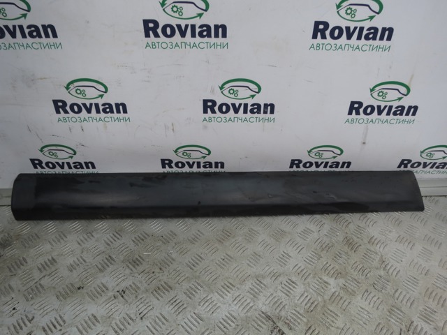 Молдинг передней левой двери 8200735137 RENAULT