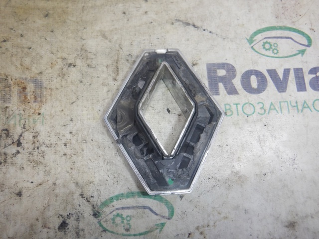 RENAULT 8200752893 Эмблема крышки багажника в наличии Чернигов
