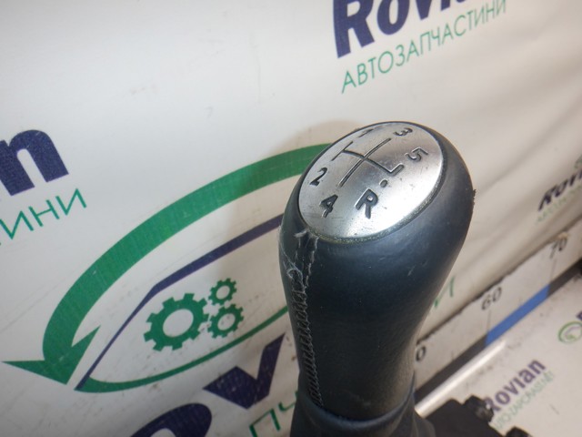 Рычаг переключения передач 8200760429 RENAULT