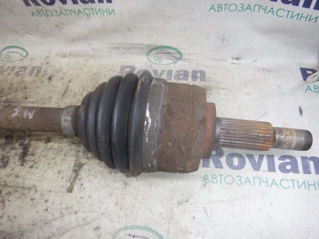 Привод передний правый 8200788674 RENAULT