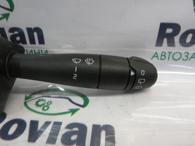 RENAULT 8200792584 Переключатель подрулевой правый в наличии Павлоград