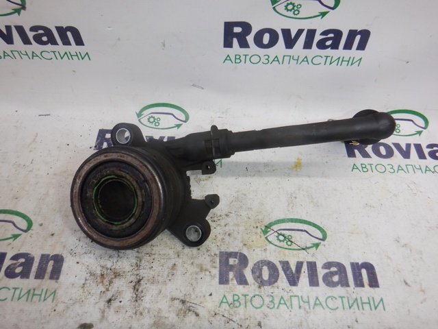 Цилиндр сцепления в сборе с выжимным подшипником 8200842575 RENAULT